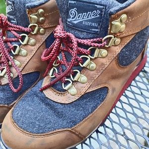 Danner jag wool boots women's size 8.